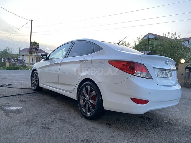Hyundai Accent 2011, 214,000 km - 1.6 l - İmişli
