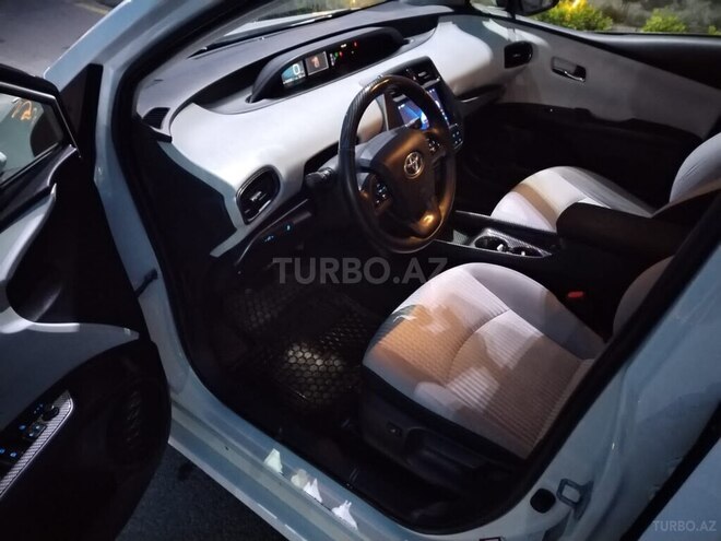 Toyota Prius 2018, 108,000 km - 1.8 l - Sumqayıt