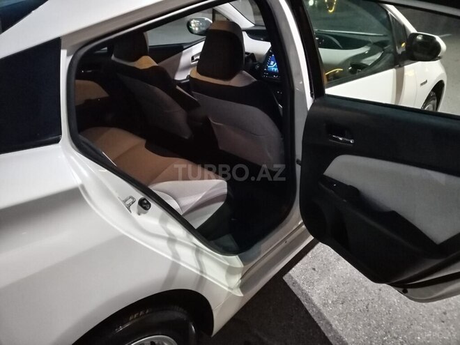 Toyota Prius 2018, 108,000 km - 1.8 l - Sumqayıt