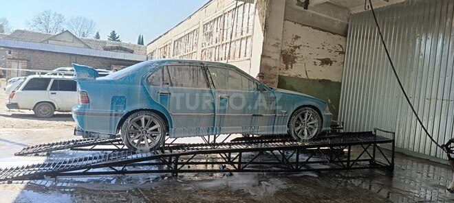 BMW 318 1993, 351,000 km - 1.8 l - Tovuz