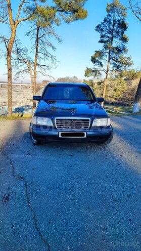 Mercedes C 230 1993, 330,000 km - 2.3 l - Quba