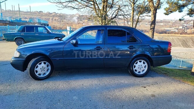 Mercedes C 230 1993, 330,000 km - 2.3 l - Quba