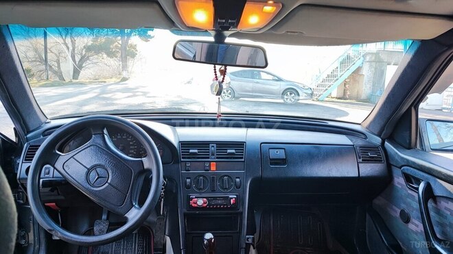 Mercedes C 230 1993, 330,000 km - 2.3 l - Quba