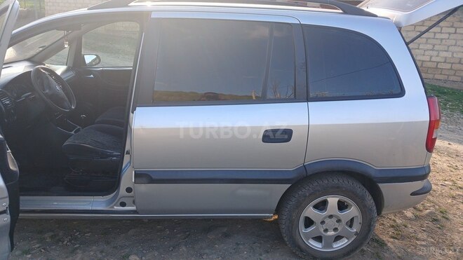 Opel Zafira 2001, 600,000 km - 1.8 l - Qusar