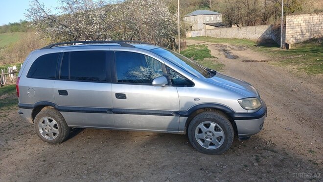 Opel Zafira 2001, 600,000 km - 1.8 l - Qusar