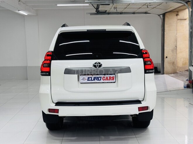 Toyota Land Cruiser Prado-26