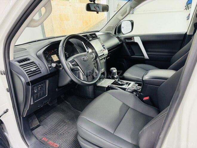 Toyota Land Cruiser Prado-37