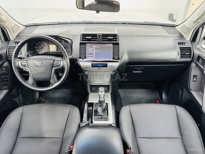 Toyota Land Cruiser Prado-33