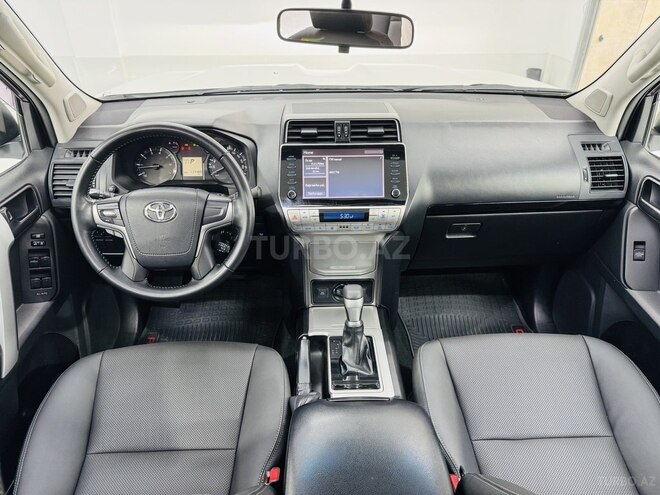 Toyota Land Cruiser Prado-35