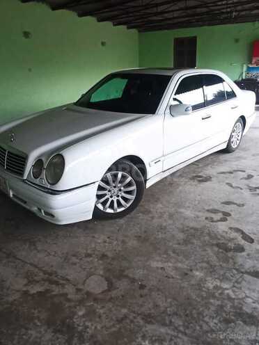 Mercedes E 240 1999, 365,000 km - 2.4 l - Tovuz