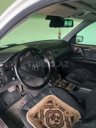 Mercedes E 240 1999, 365,000 km - 2.4 l - Tovuz