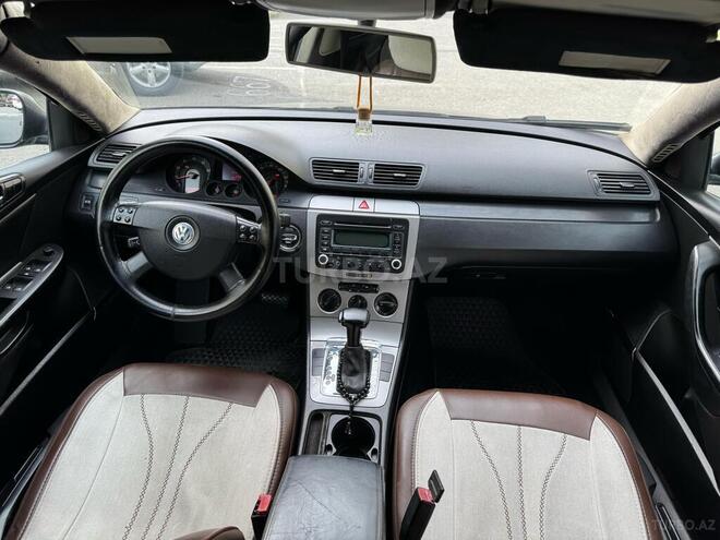 Volkswagen Passat 2005, 228,000 km - 2.0 l - Bakı