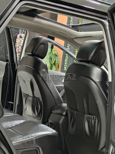 Hyundai Grand Santa Fe-22