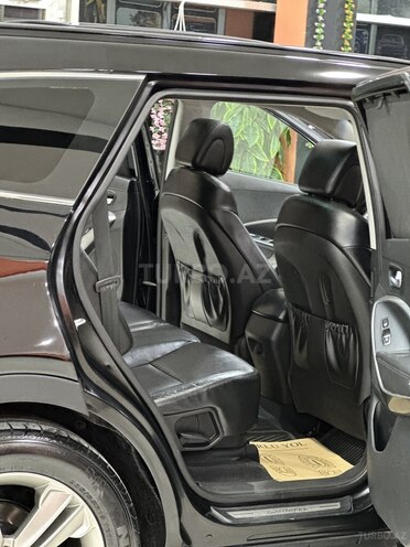 Hyundai Grand Santa Fe-23
