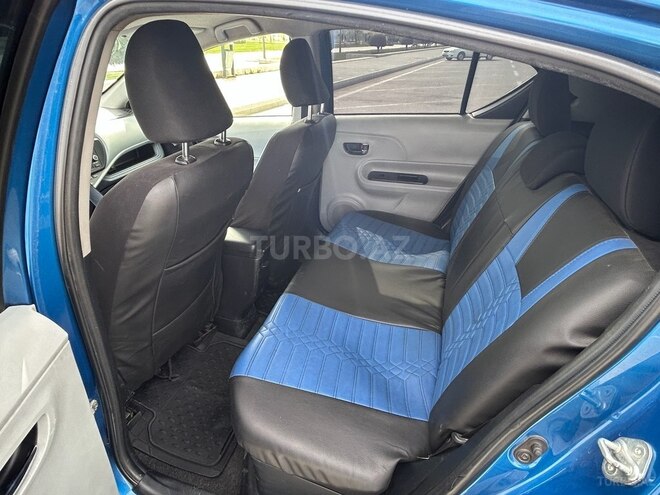 Toyota Prius C 2012, 290,000 km - 1.5 l - Bakı