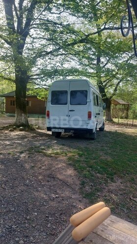 Mercedes 208 D 1993, 250,000 km - 2.5 л - Bakı