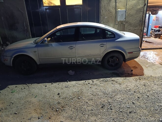 Volkswagen Passat 2001, 201,168 km - 1.8 л - Sumqayıt