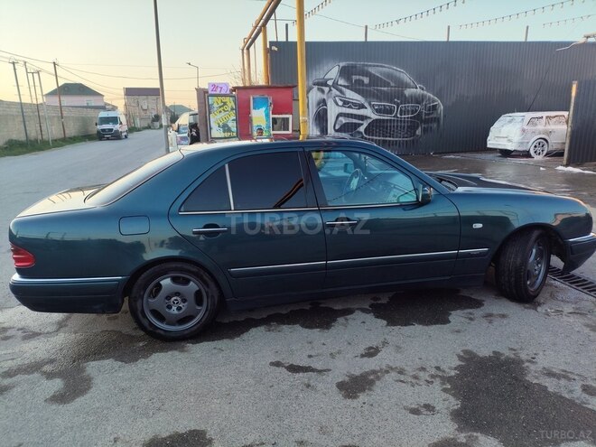 Mercedes E 240 1999, 345,200 km - 2.6 l - Bakı