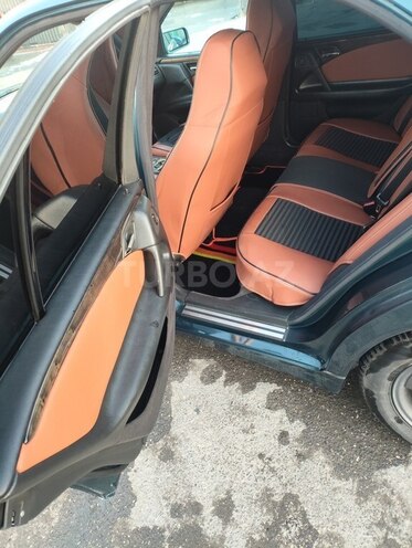 Mercedes E 240 1999, 345,200 km - 2.6 l - Bakı