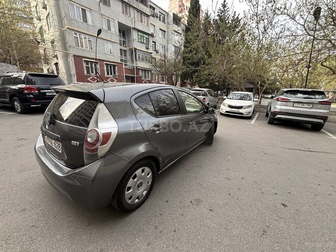 Toyota Prius C 2012, 286,463 km - 1.5 l - Bakı