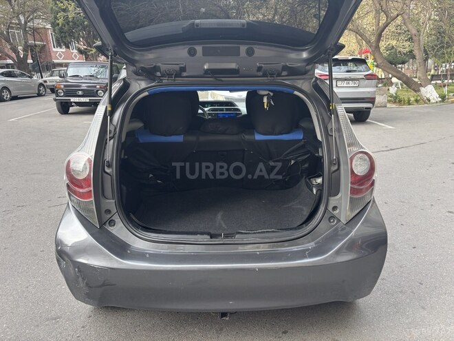 Toyota Prius C 2012, 286,463 km - 1.5 l - Bakı