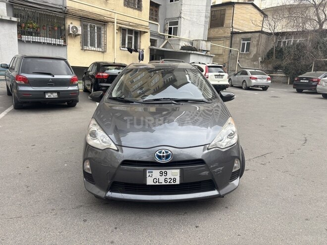 Toyota Prius C 2012, 286,463 km - 1.5 l - Bakı