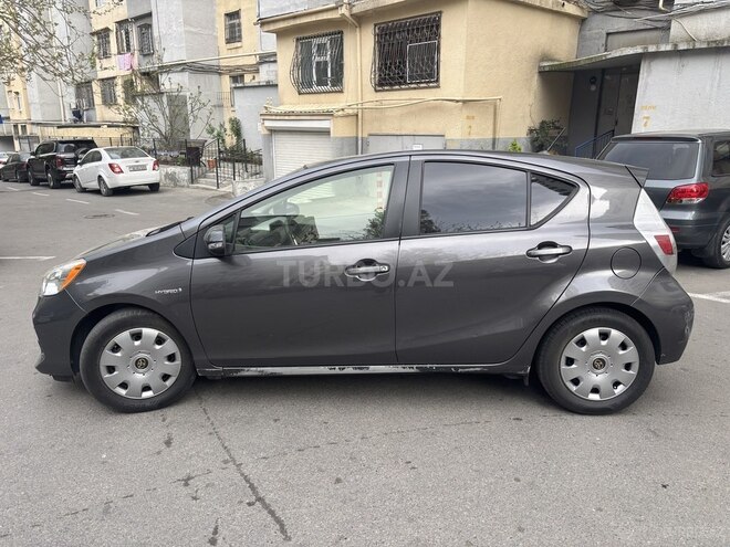 Toyota Prius C 2012, 286,463 km - 1.5 l - Bakı