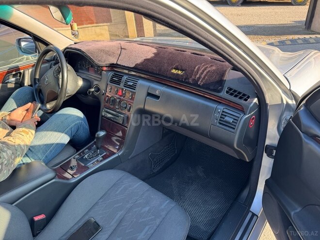 Mercedes E 220 d 1999, 333,000 km - 2.2 l - Bakı