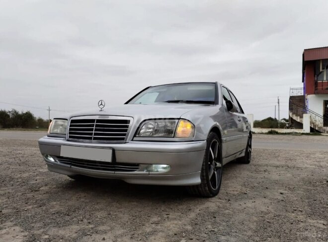 Mercedes C 200 1999, 198,000 km - 2.0 л - Saatlı
