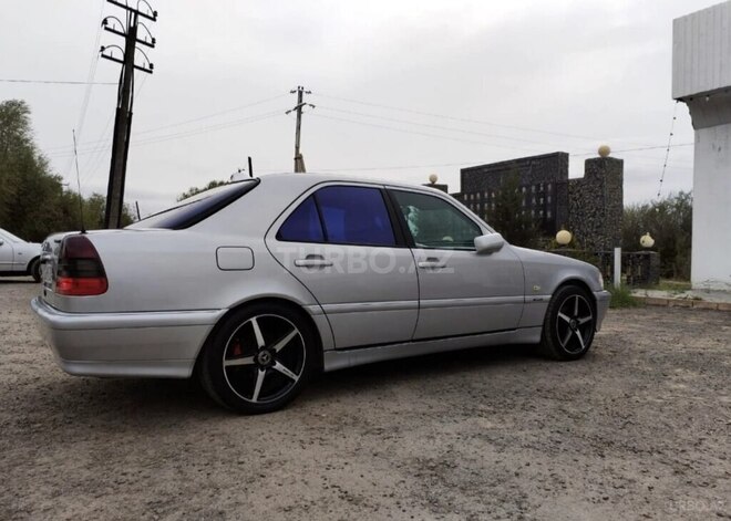 Mercedes C 200 1999, 198,000 km - 2.0 л - Saatlı