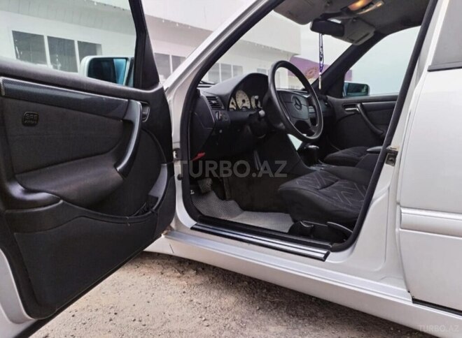 Mercedes C 200 1999, 198,000 km - 2.0 л - Saatlı
