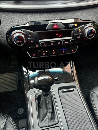Kia Sorento-13