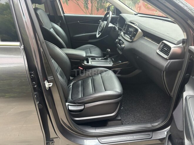 Kia Sorento-14
