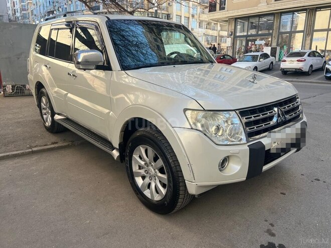 Mitsubishi Pajero 2011, 328,000 km - 3.8 л - Bakı