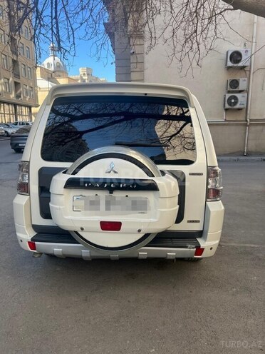 Mitsubishi Pajero 2011, 328,000 km - 3.8 л - Bakı