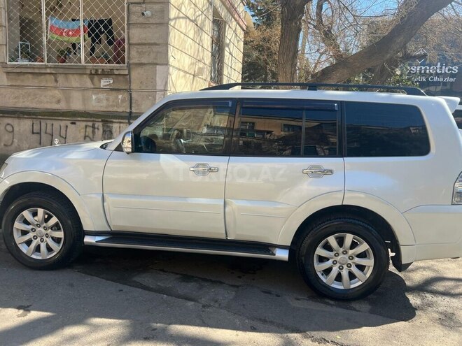 Mitsubishi Pajero 2011, 328,000 km - 3.8 л - Bakı