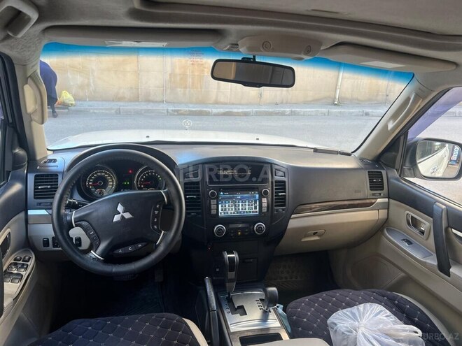 Mitsubishi Pajero 2011, 328,000 km - 3.8 л - Bakı
