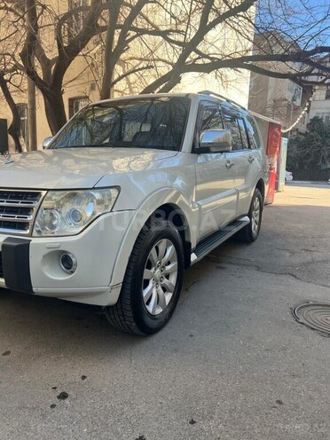 Mitsubishi Pajero 2011, 328,000 km - 3.8 л - Bakı