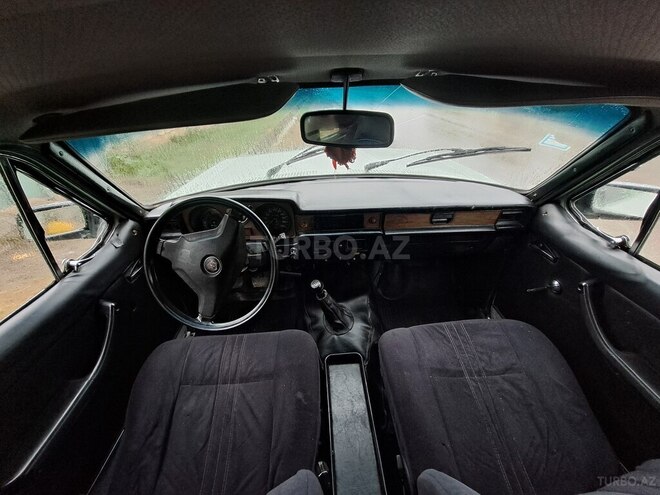 GAZ 24 1982, 25,321 km - 2.4 l - Quba