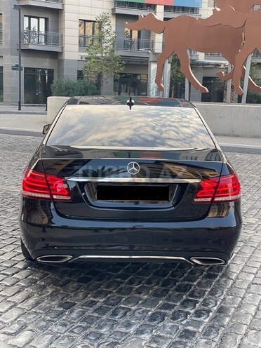 Mercedes E 250 4MATIC 2014, 186,000 km - 2.2 л - Bakı