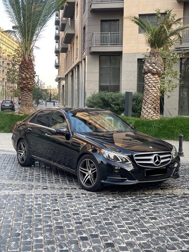 Mercedes E 250 4MATIC 2014, 186,000 km - 2.2 л - Bakı