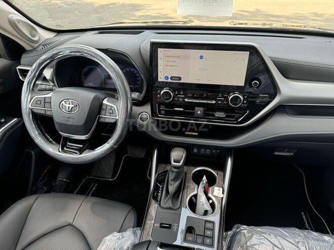 Toyota Highlander-12
