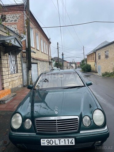 Mercedes E 240 1998, 450,000 km - 2.4 l - Zaqatala