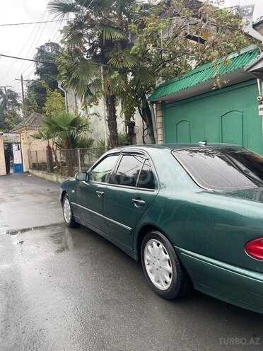Mercedes E 240 1998, 450,000 km - 2.4 l - Zaqatala
