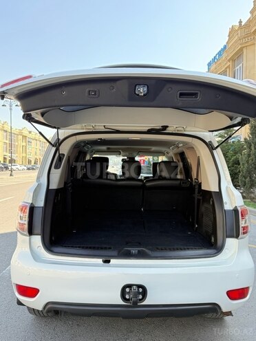 Nissan Patrol 2010, 151,000 km - 5.6 л - Bakı