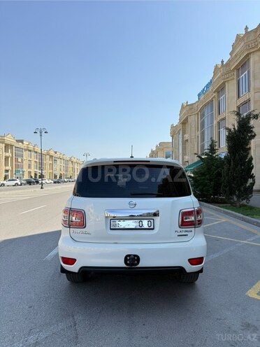Nissan Patrol 2010, 151,000 km - 5.6 л - Bakı