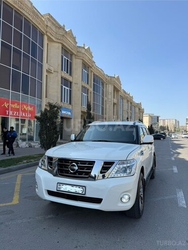 Nissan Patrol 2010, 151,000 km - 5.6 л - Bakı