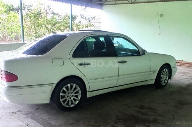 Mercedes E 240 1999, 365,000 km - 2.4 l - Tovuz