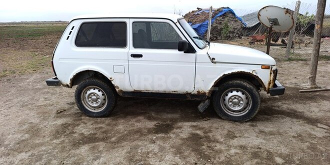 LADA (VAZ) Niva 2015, 223,982 km - 1.7 l - Salyan