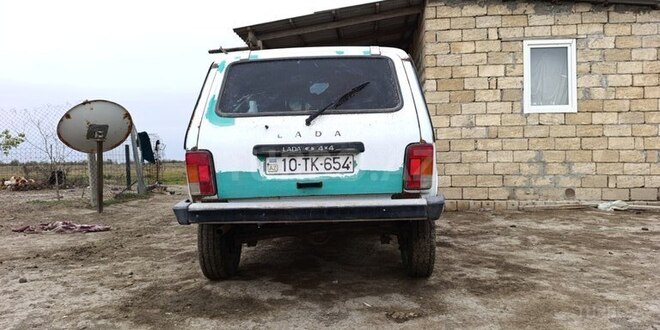 LADA (VAZ) Niva 2015, 223,982 km - 1.7 l - Salyan